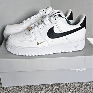 Nike Women's Air Force 1 '07 ESS White and Black with Gold